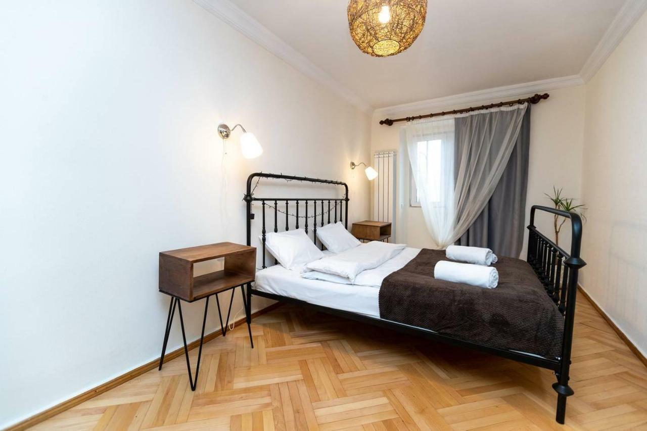 Wehost Cosy Apartment Tbilisi Exteriör bild