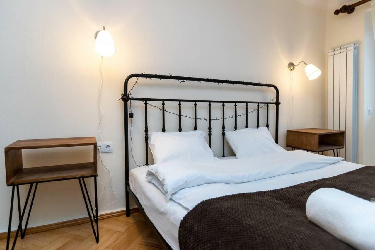 Wehost Cosy Apartment Tbilisi Exteriör bild