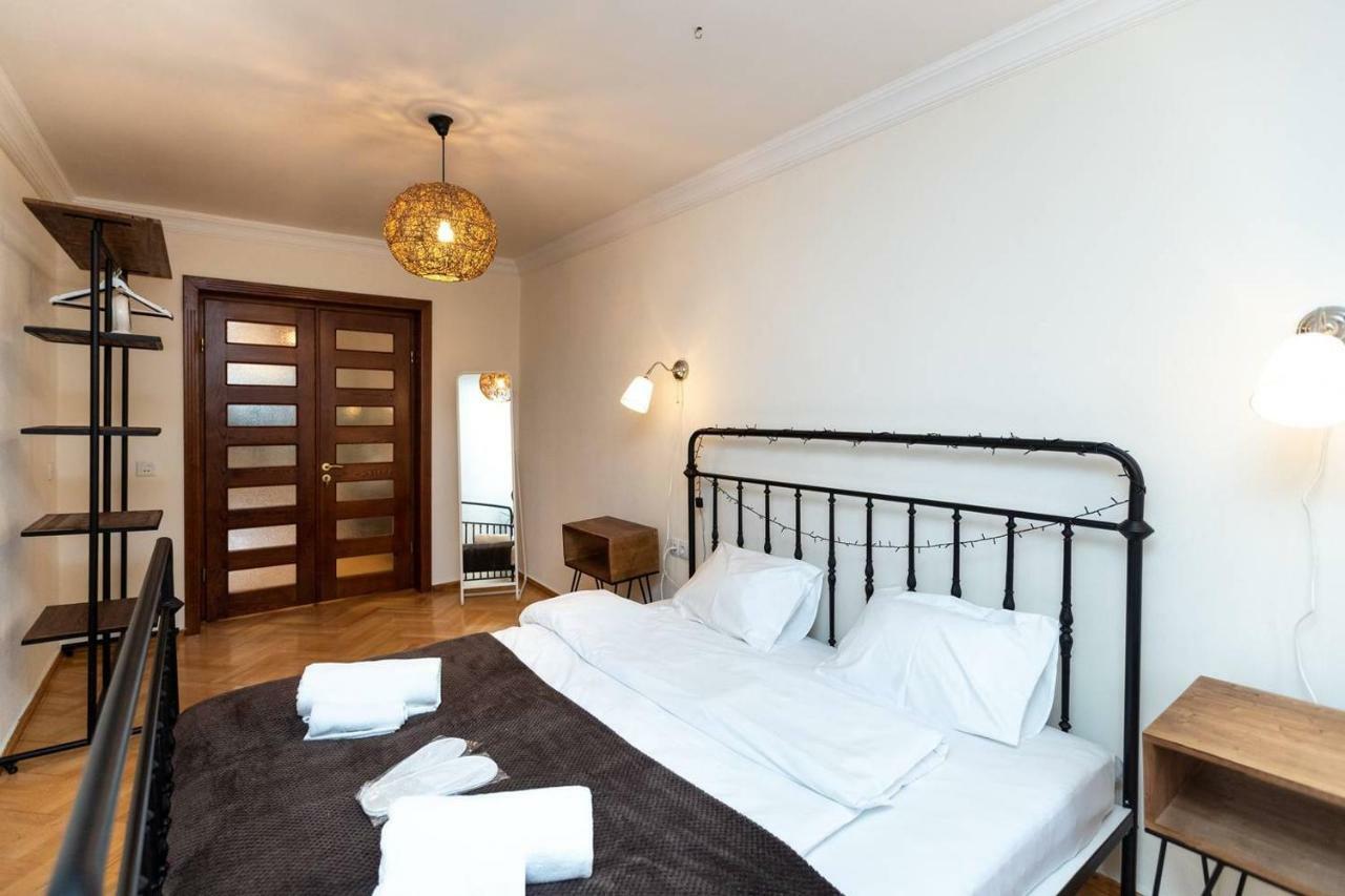 Wehost Cosy Apartment Tbilisi Exteriör bild